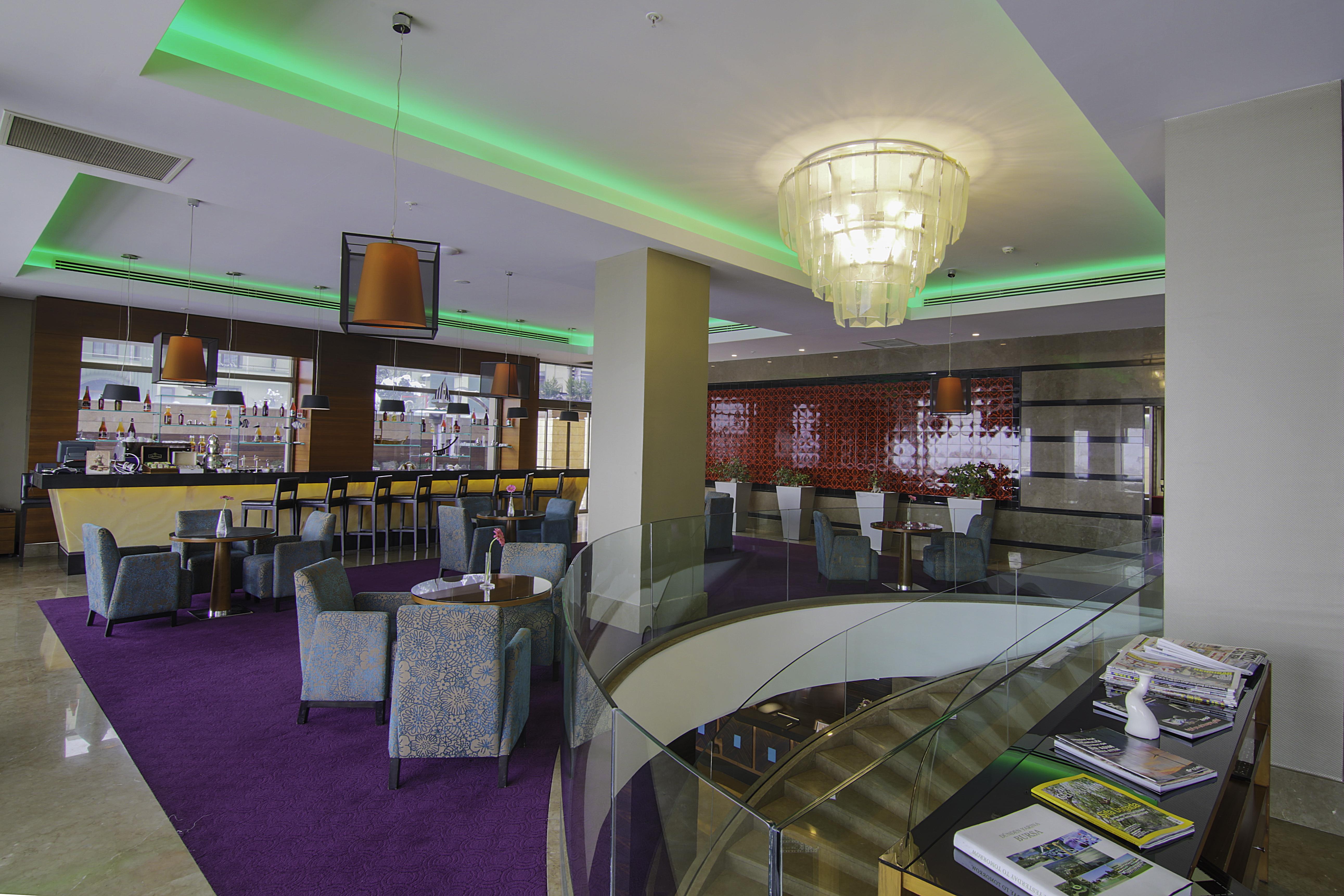 Hotel Celik Palas Convention Center & Thermal Spa Bursa Eksteriør billede The bar at the hotel