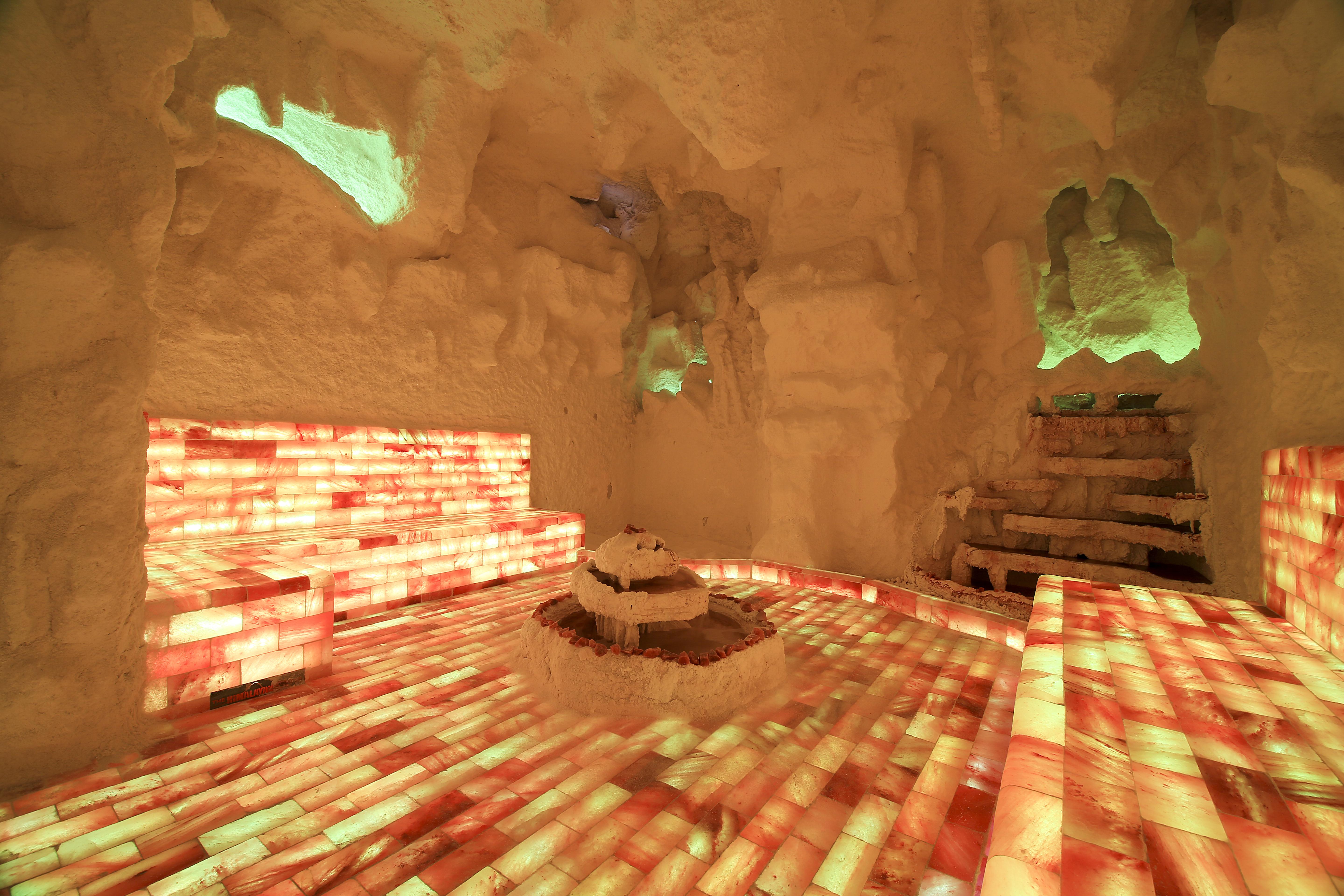 Hotel Celik Palas Convention Center & Thermal Spa Bursa Eksteriør billede Salt cave
