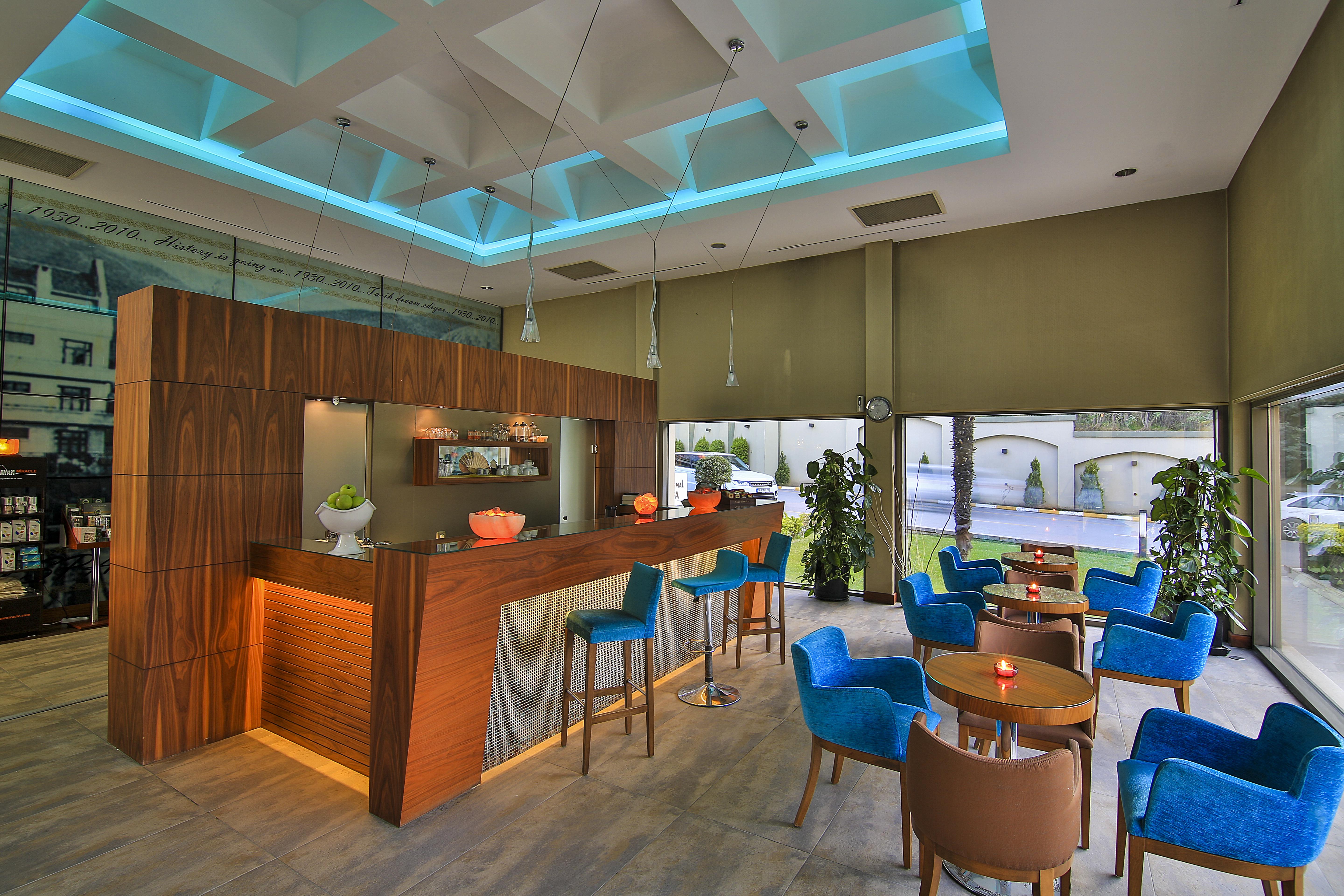 Hotel Celik Palas Convention Center & Thermal Spa Bursa Eksteriør billede The lounge at the airport